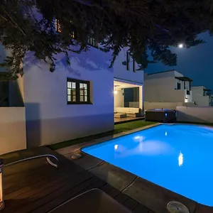 https://valentina-villa-private-pool-garden.in-canary-islands.com